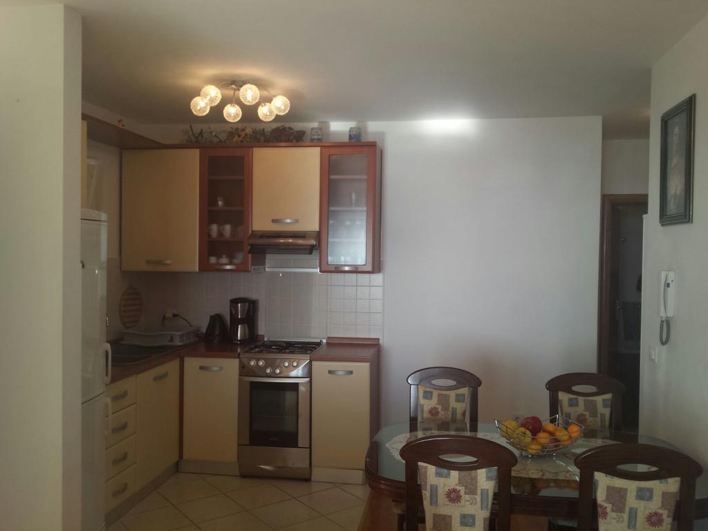 Apartman Gelic Makarska Eksteriør billede