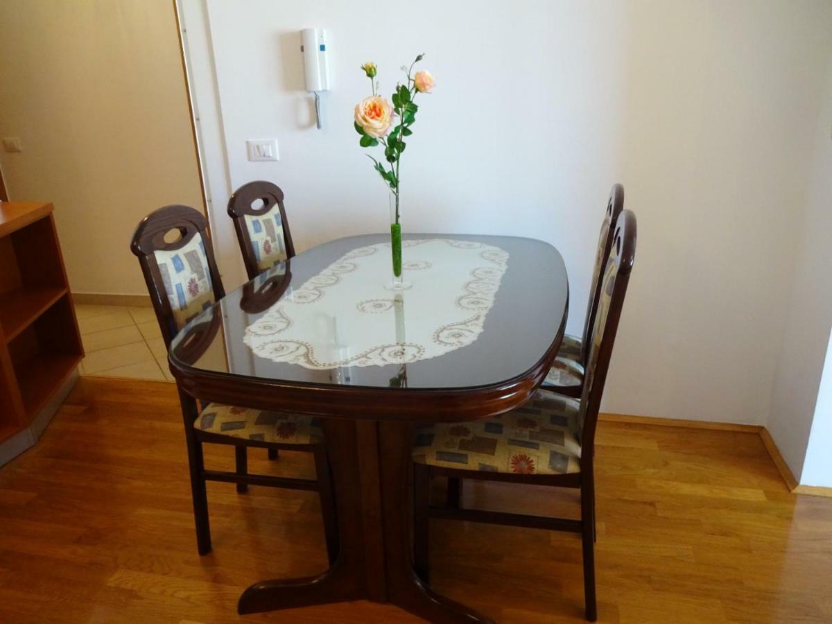 Apartman Gelic Makarska Eksteriør billede